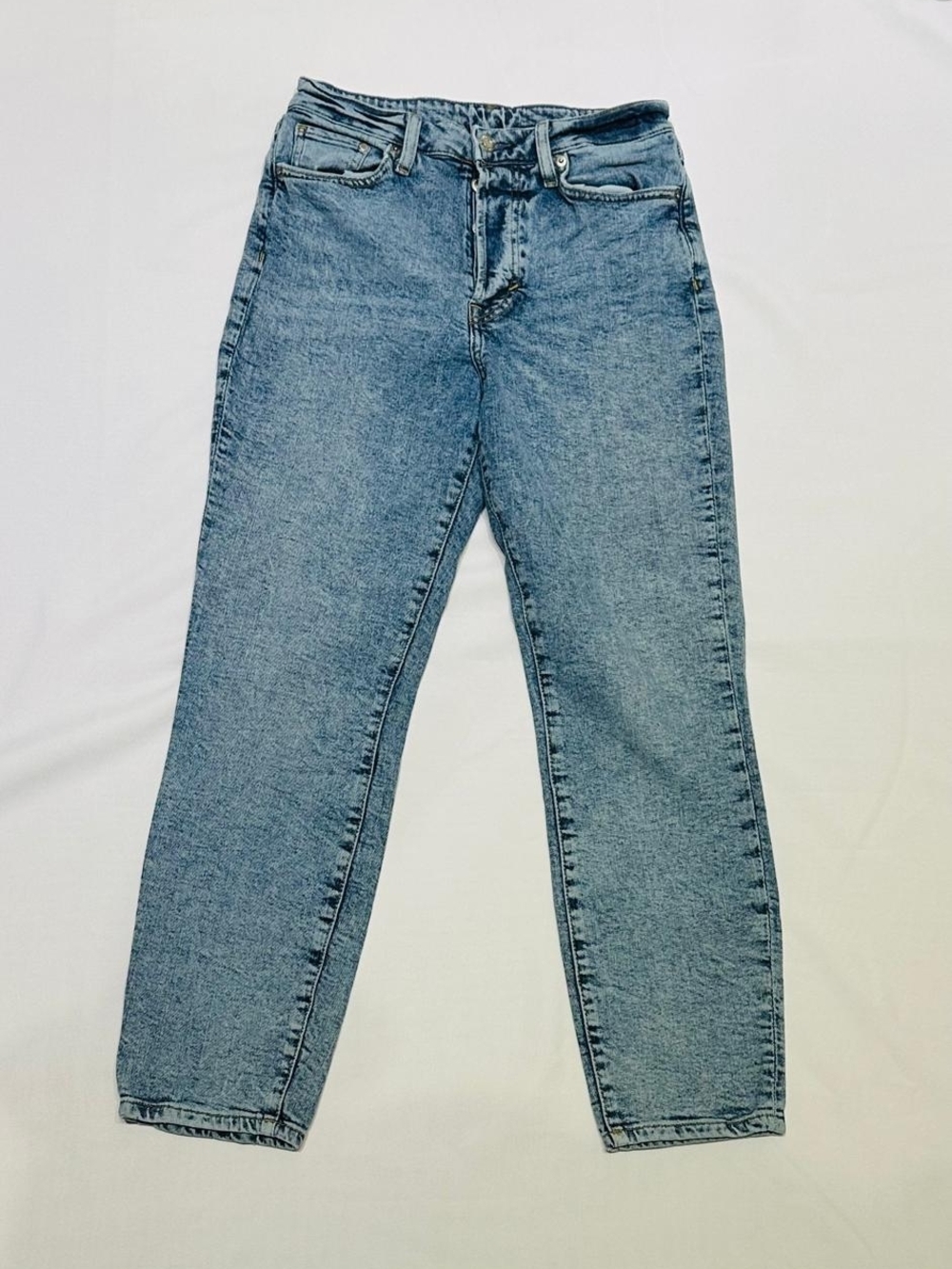 Women Jeans - Light Wash Mom Jeans - Women's